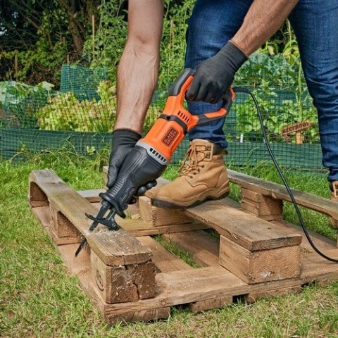 Piła szablasta BES301K-QS BLACK+DECKER