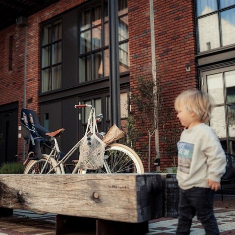 URBAN IKI Tylny fotelik U-me Easyfix NA BAGAŻNIK kolor BLACK/BROWN