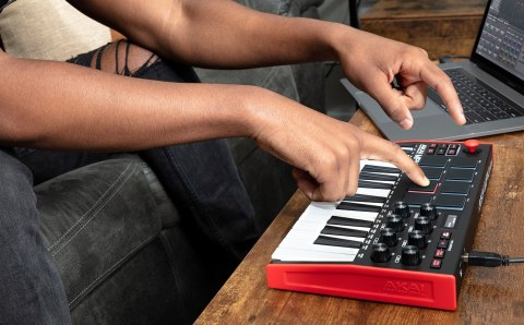 Klawiatura sterująca AKAI MPK Mini MK3 kontroler MIDI USB Czarny, Czerwony