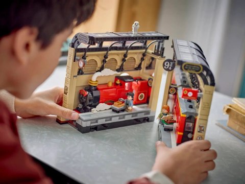 LEGO HARRY POTTER 76450 BOOK NOOK: HOGWLEGO ARTS™ EXPRESS