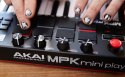 Klawiatura sterująca AKAI MPK Mini Play MK3 kontroler MIDI USB Czarny, Czerwony