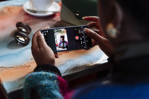 Canon EOS R50, Black + RF-S 18-45mm F4.5-6.3 IS STM Kit Bezlusterkowiec 24,2 MP CMOS 6000 x 4000 px Czarny