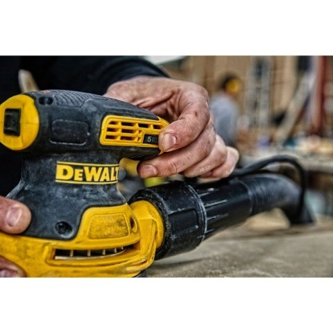 Szlifierka mimośrodowa DeWalt DWE6423-QS (125mm)
